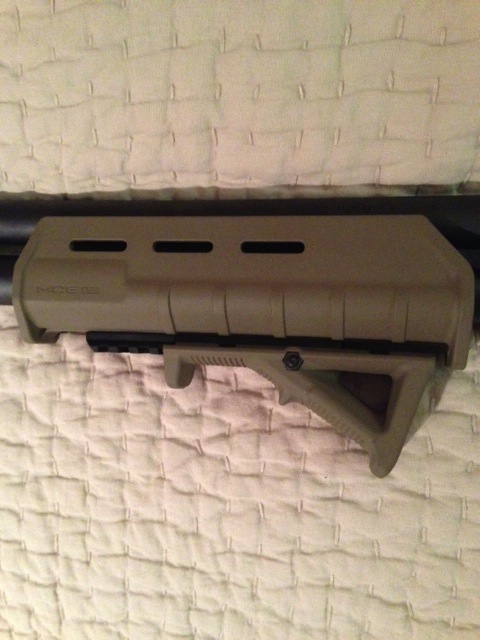 Remington 870 with Magpul Forend, AFG and Magpul Stock Remington 870 with Magpul Forend, AFG and Magpul Stock