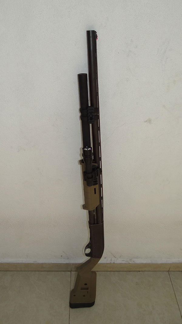 Remington 870 with Magpul Stock and Forend