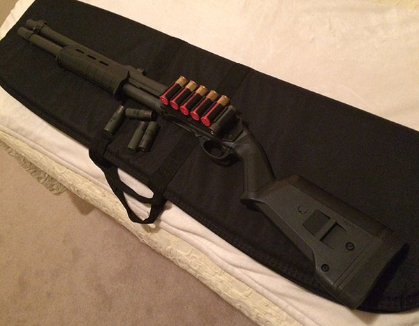 Remington 870 with Magpul Stock, Forend and TacStar Sidesaddle