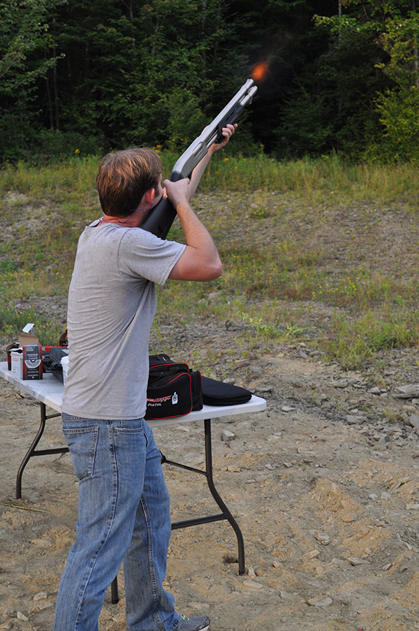 Remington 870 Marine Magnum - Magpul Stock & Forearm @ Clay pigeon