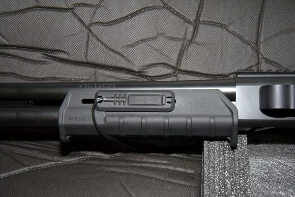 Magpul Illumination Kit on Magpul Forend for Remington 870