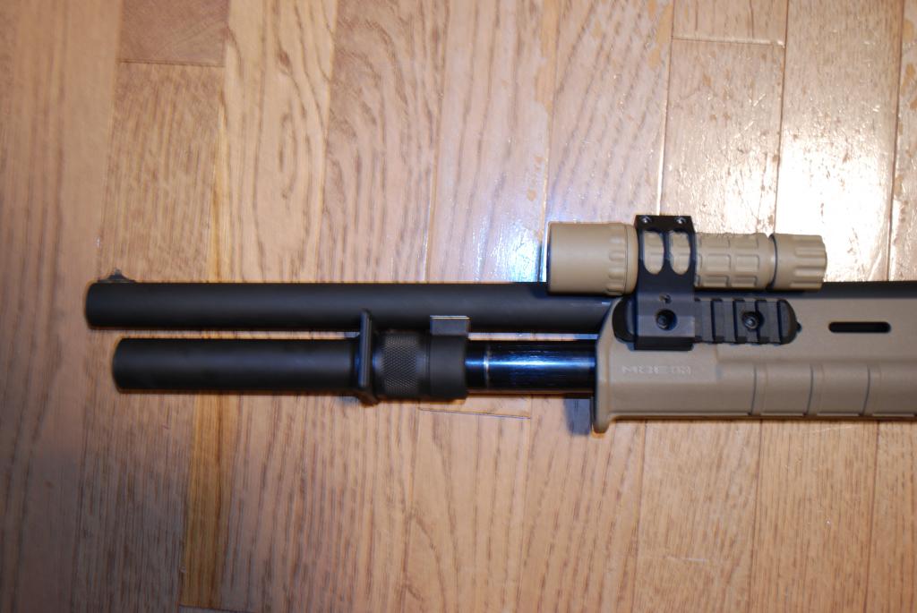 Remington 870 Magpul Forend with Flashlight